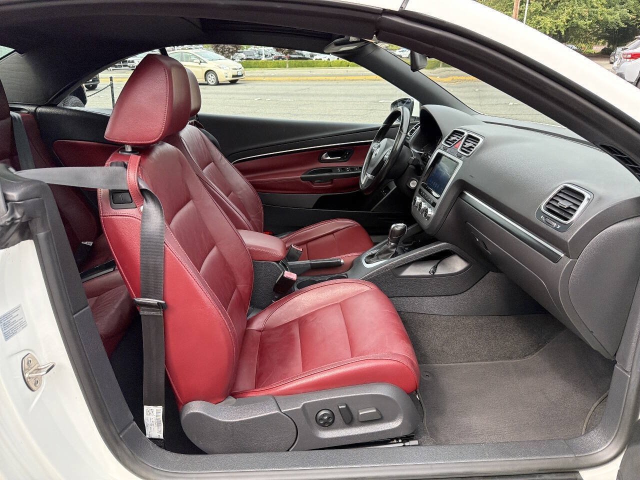 Used 2013 Volkswagen Eos Lux FWD image 14