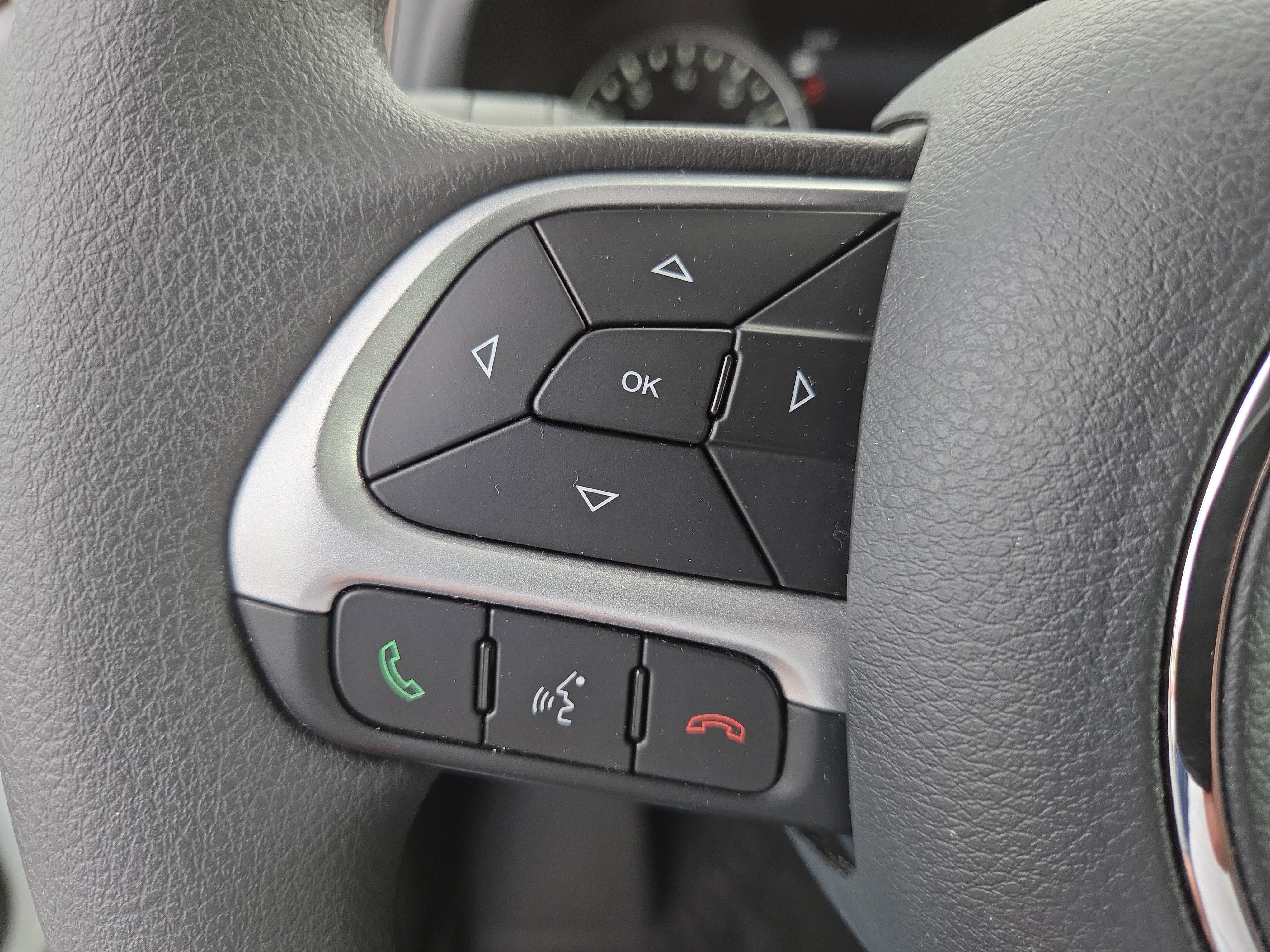 Certified 2023 Jeep Renegade Latitude AWD/4WD image 29
