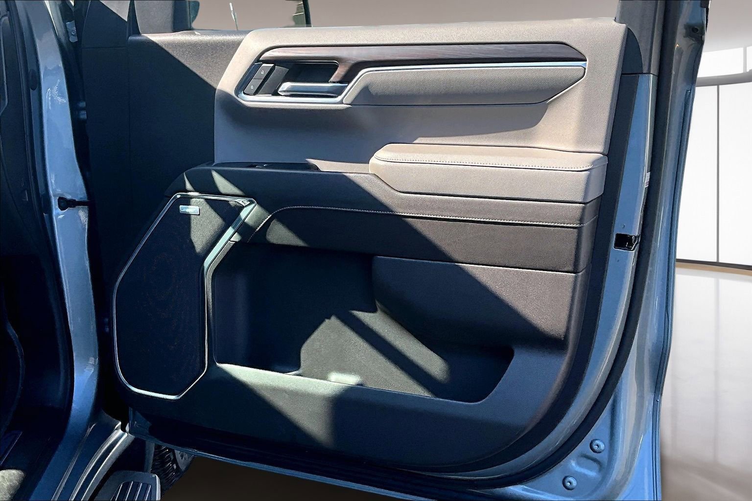 Used 2023 GMC Sierra 1500 SLT image 29