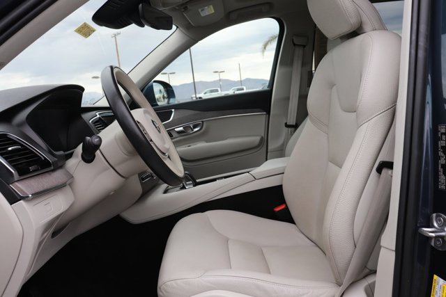 Used 2023 Volvo XC90 B6 Plus w/ Protection Package Premier AWD/4WD image 12