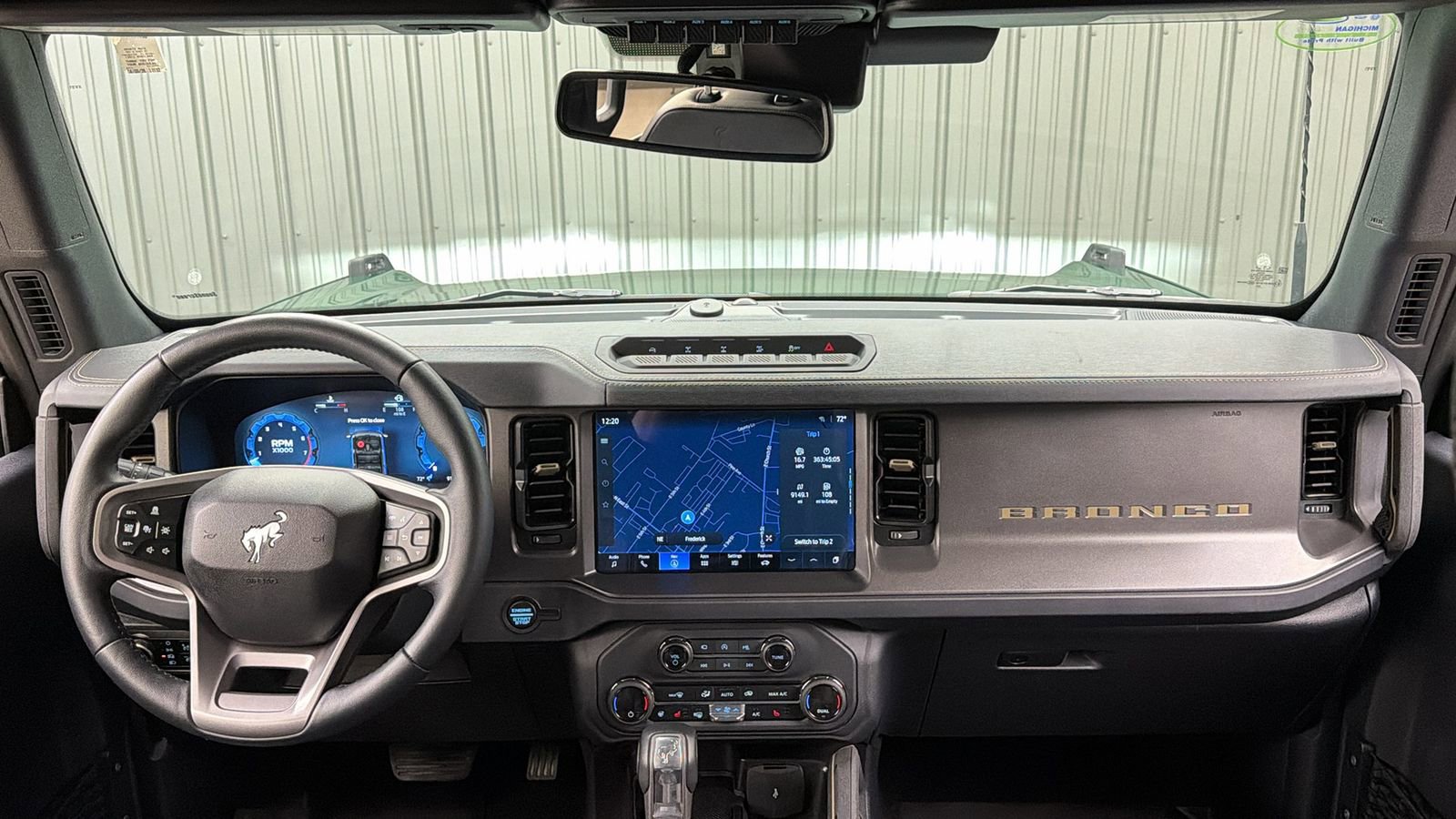 Used 2025 Ford Bronco Badlands image 34