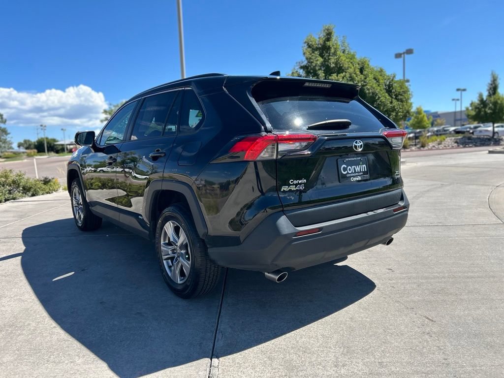 Used 2025 Toyota RAV4 XLE AWD/4WD image 5