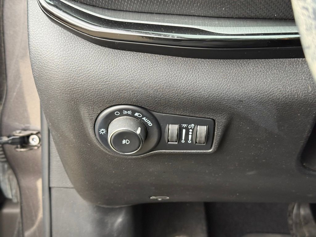 Used 2022 Jeep Compass Trailhawk w/ Trailhawk Elite Group image 18