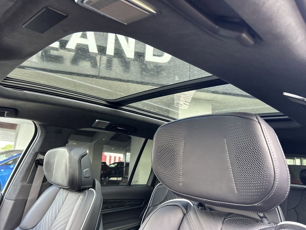 New 2026 Cadillac Vistiq Platinum image 21