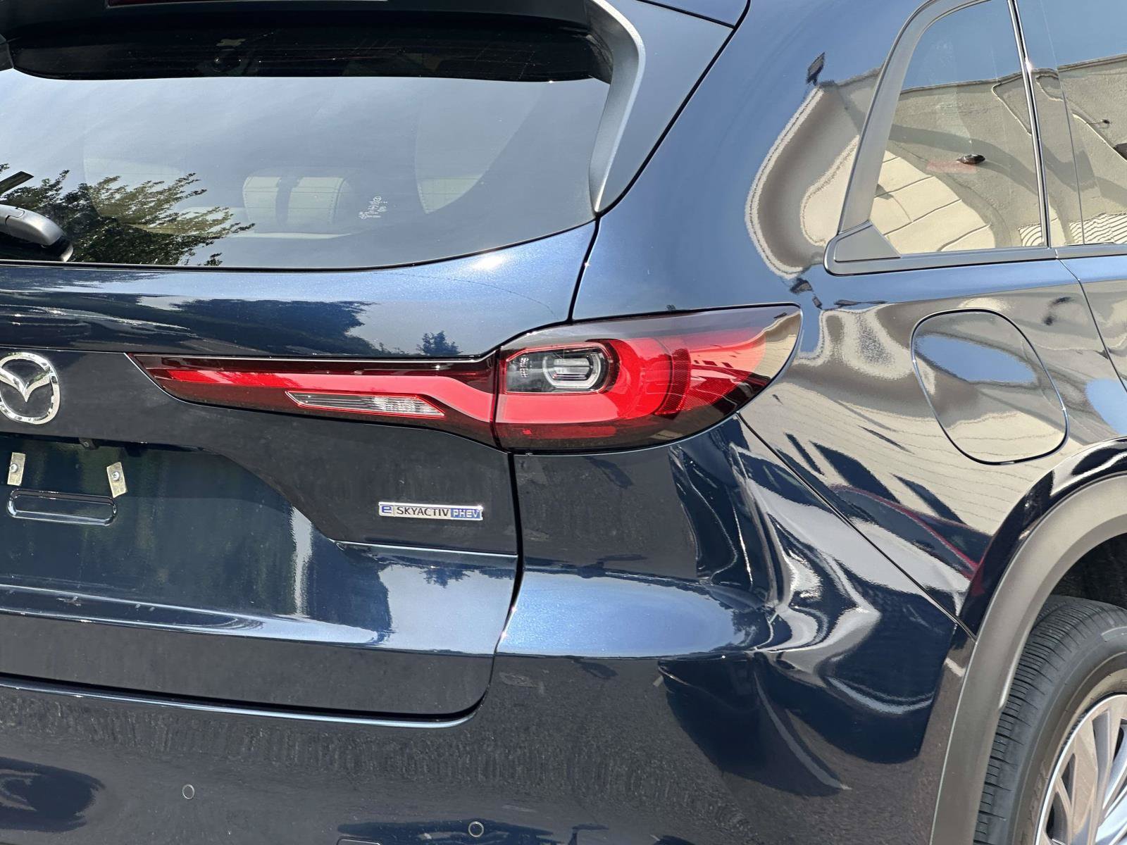 Used 2025 MAZDA CX-90 Plug-In Hybrid w/ Preferred AWD/4WD image 11