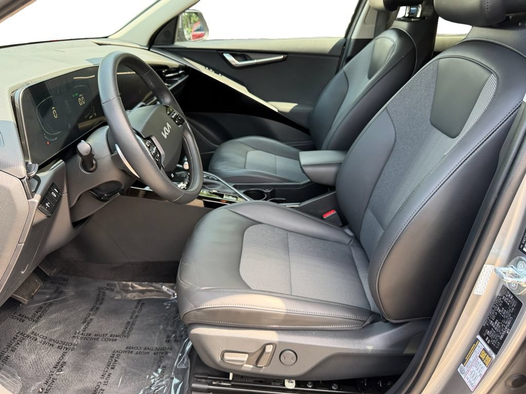 Certified 2023 Kia Niro EX FWD image 16
