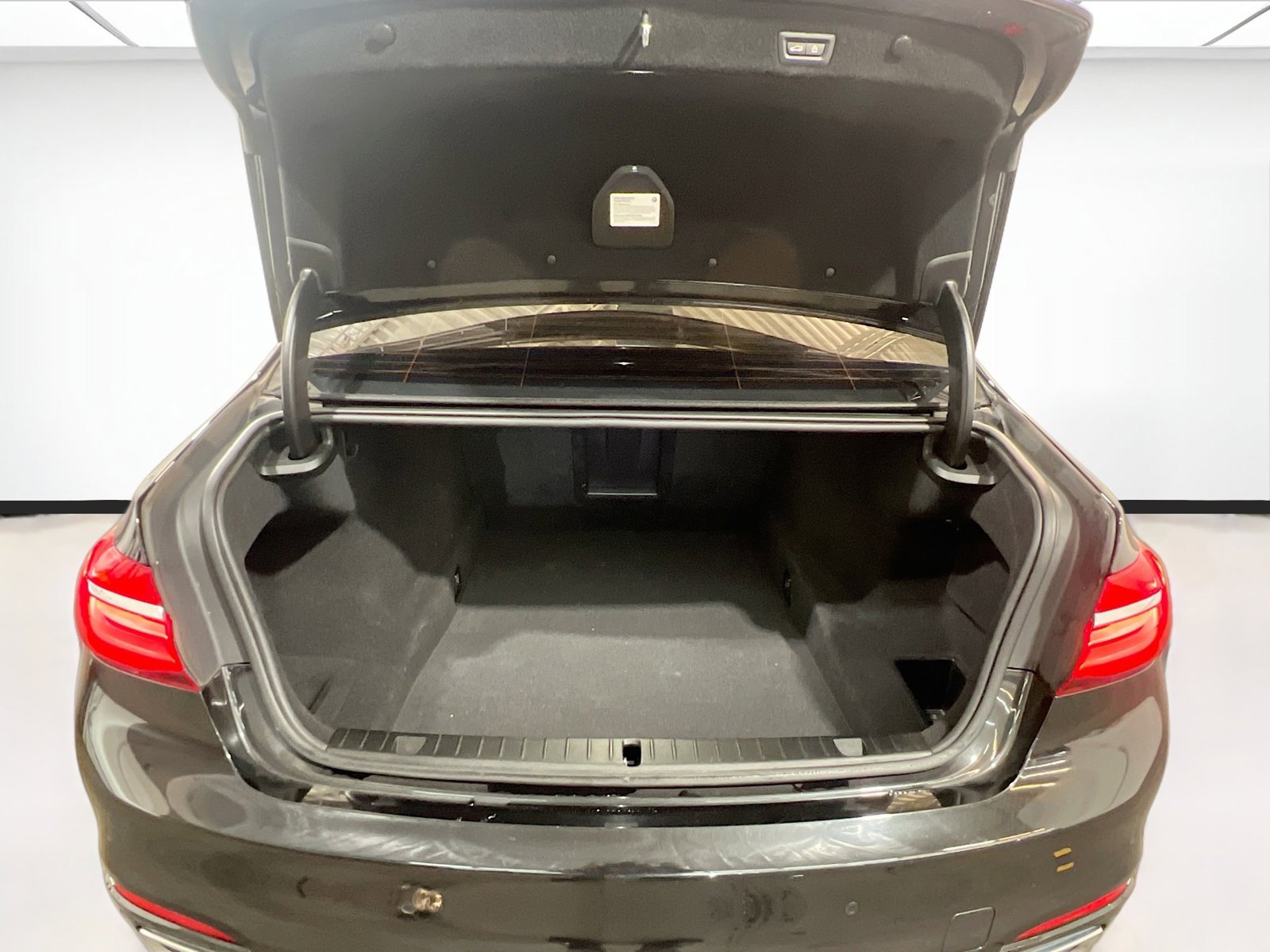 Used 2018 BMW 750i 750i image 21