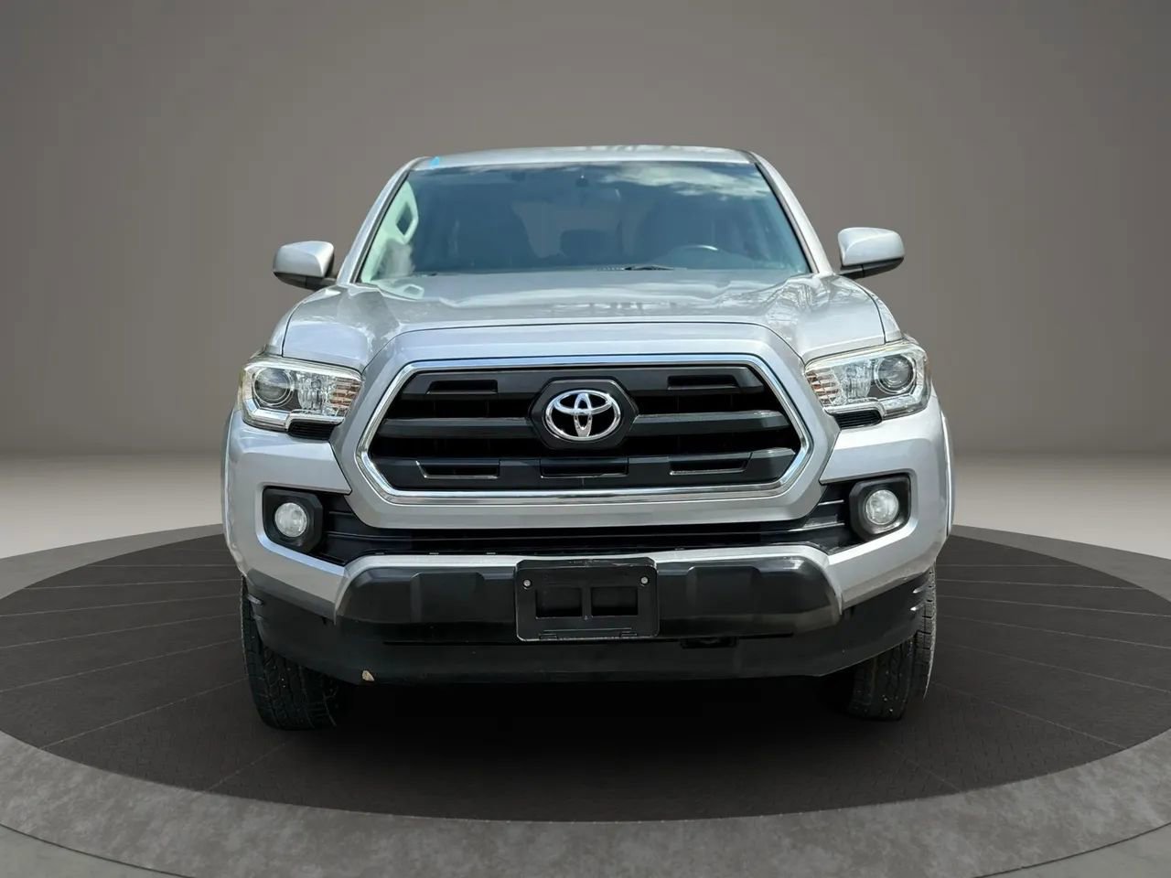 Used 2016 Toyota Tacoma SR5 w/ SR5 Appearance Package (SN) RWD image 2