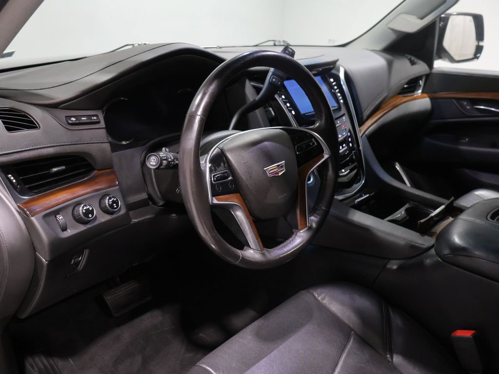 Used 2018 Cadillac Escalade ESV Premium Luxury AWD/4WD image 17