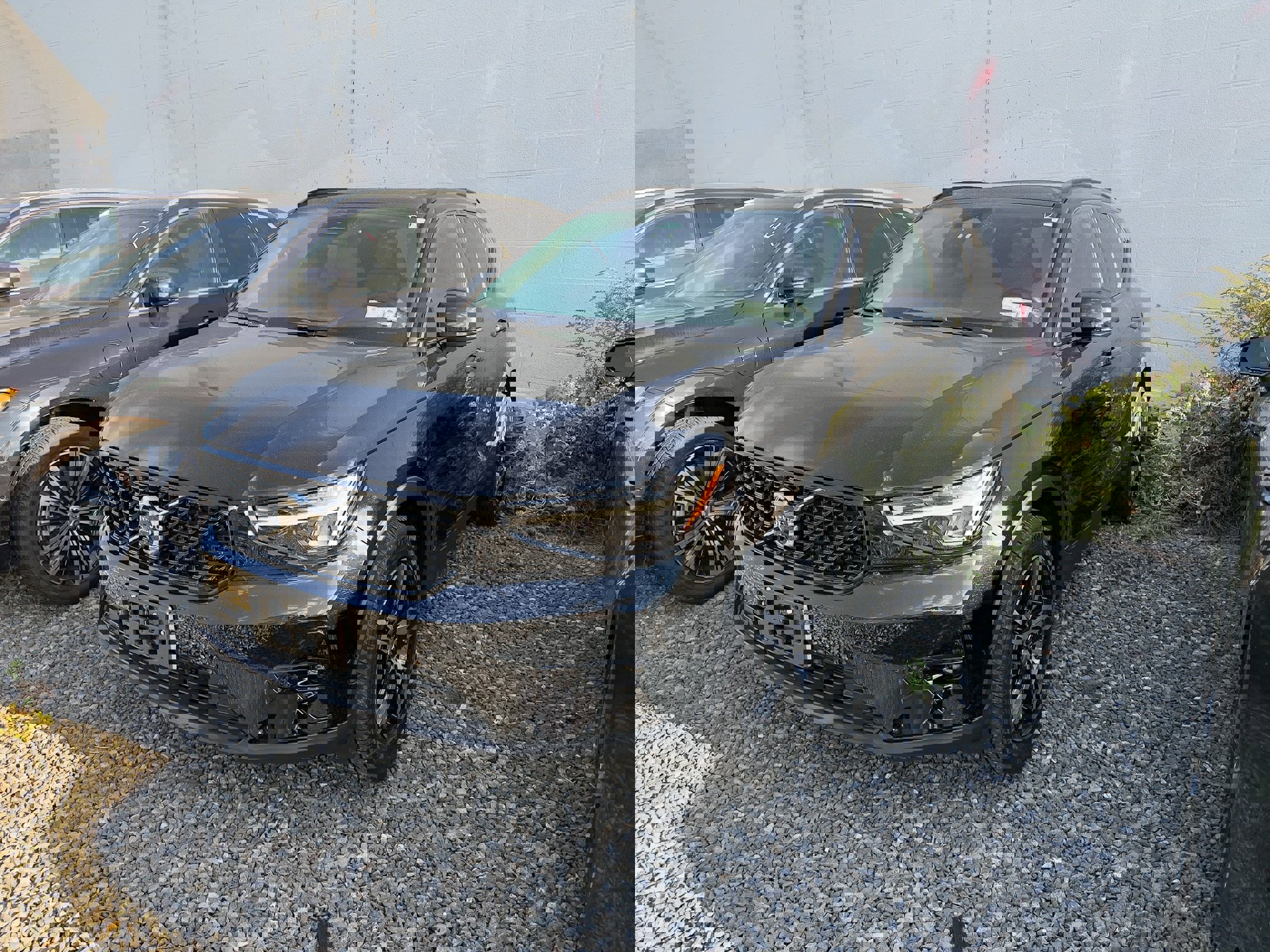 Certified 2023 Volvo XC40 B5 Plus w/ Climate Package image 3