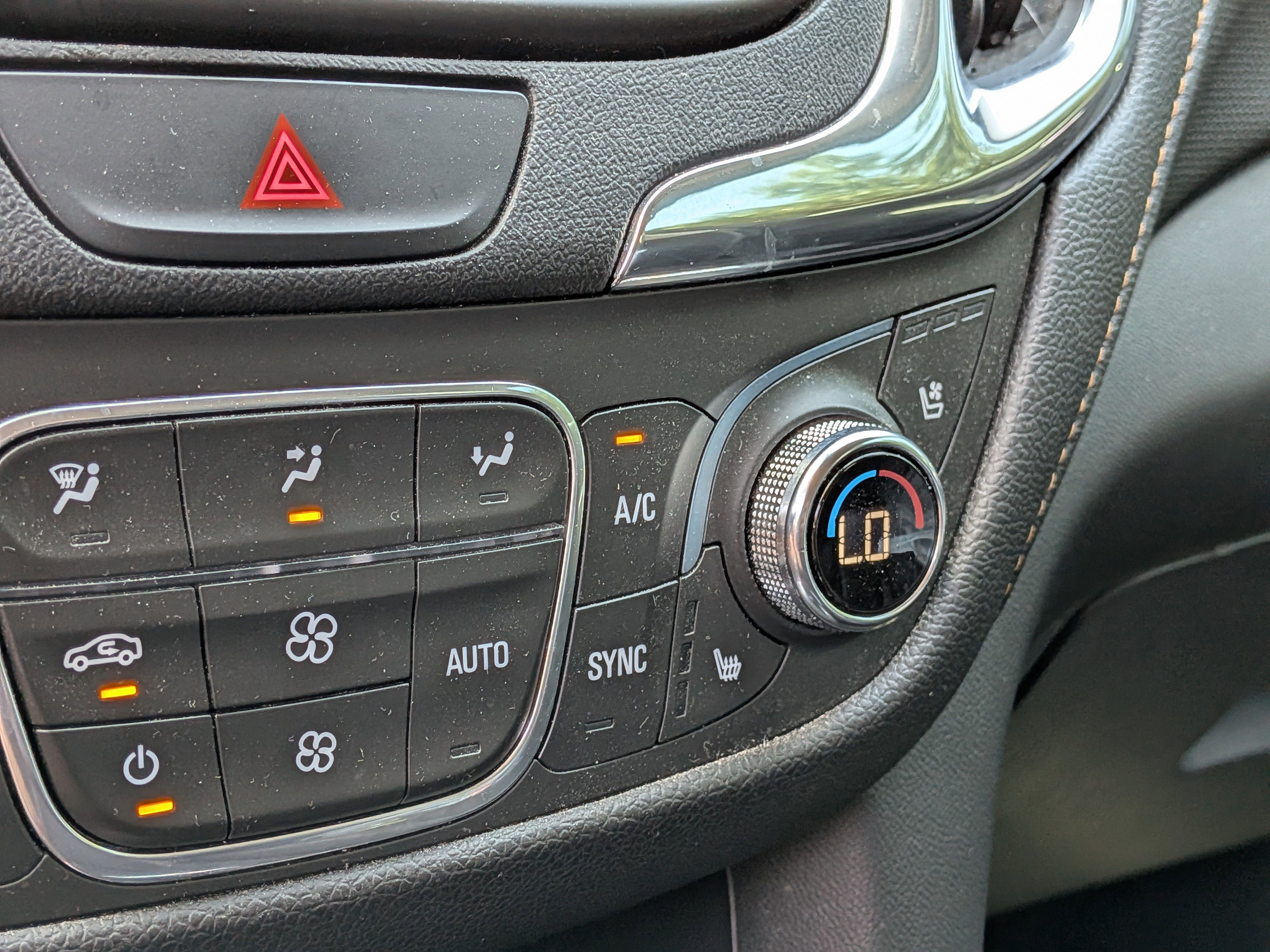Used 2020 Chevrolet Equinox Premier image 32