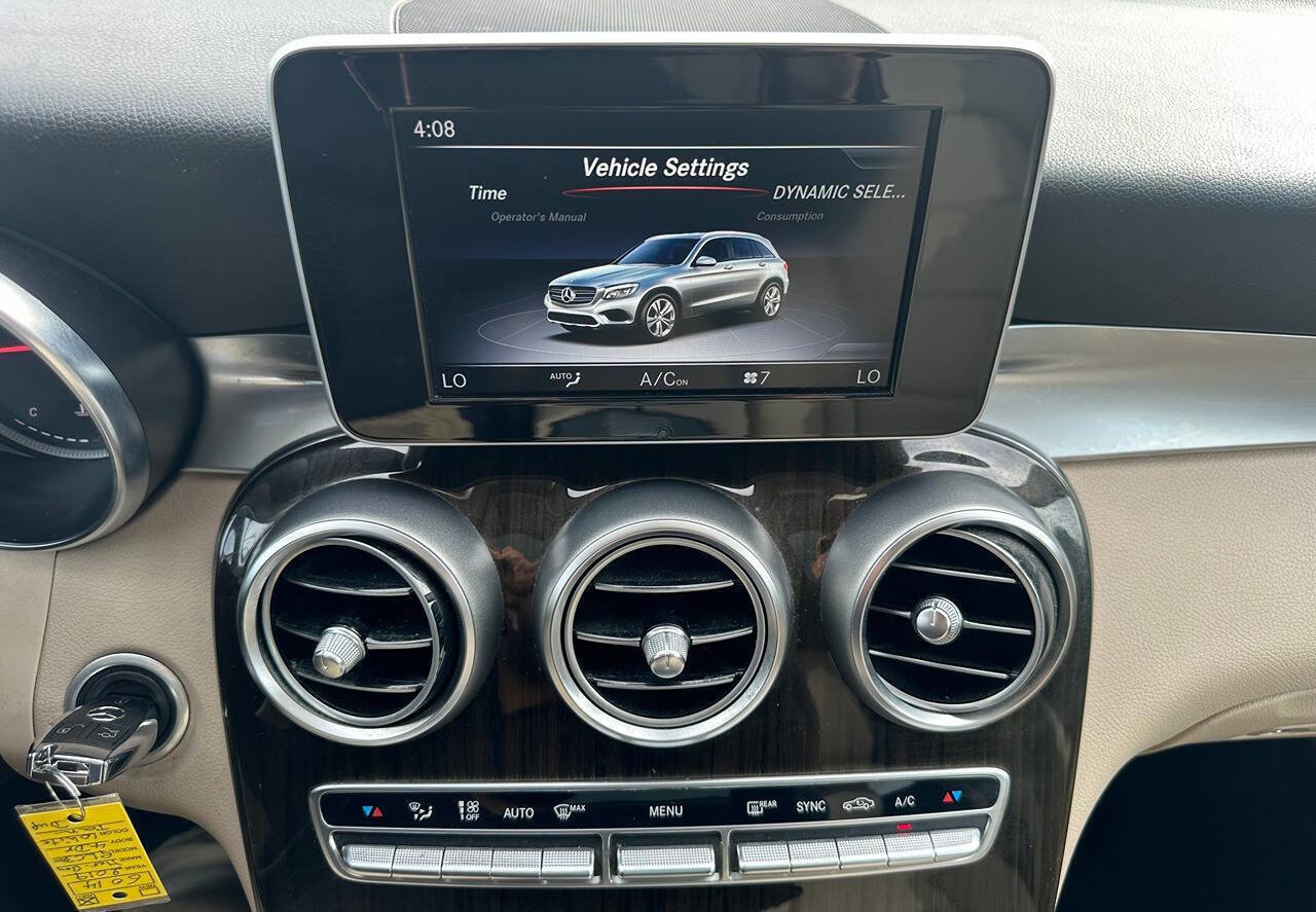 Used 2019 Mercedes-Benz GLC 300 w/ Premium Package image 27
