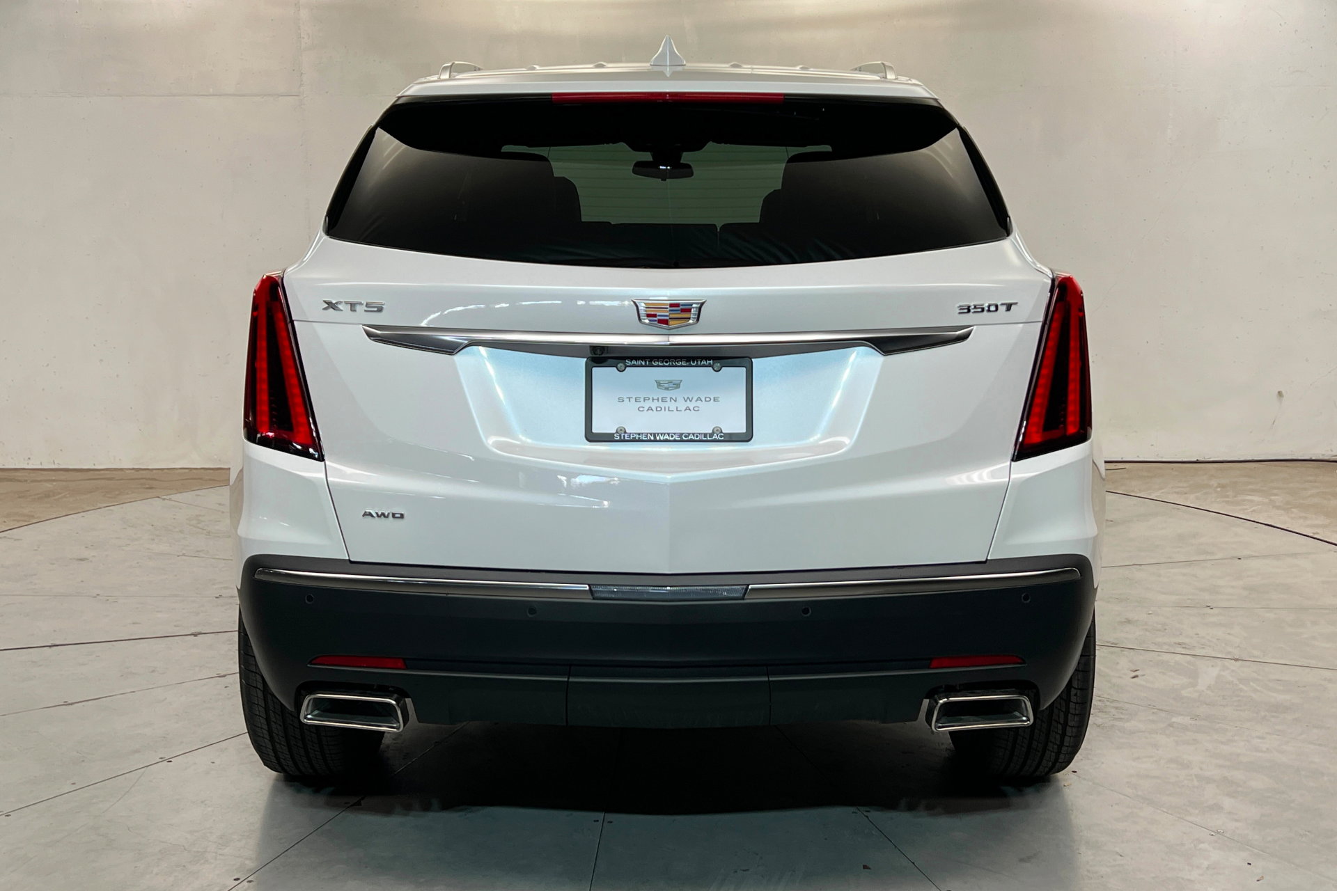 New 2026 Cadillac XT5 Luxury w/ LPO, Floor Liner Package AWD/4WD image 5