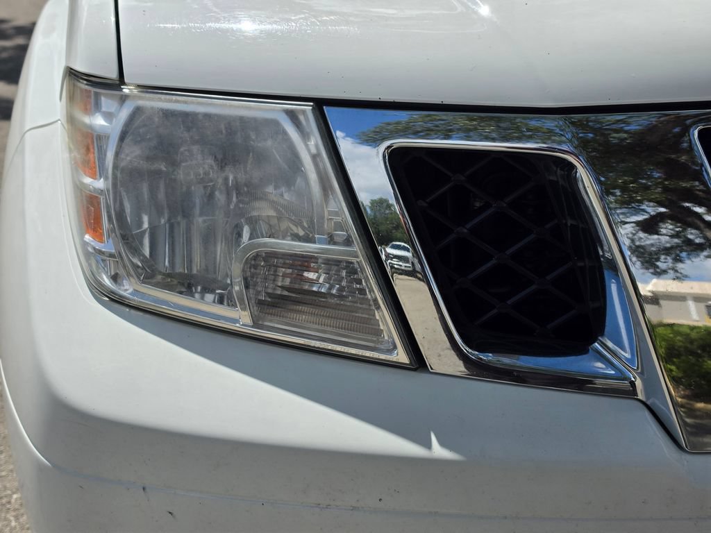 Used 2016 Nissan Frontier SV RWD image 10