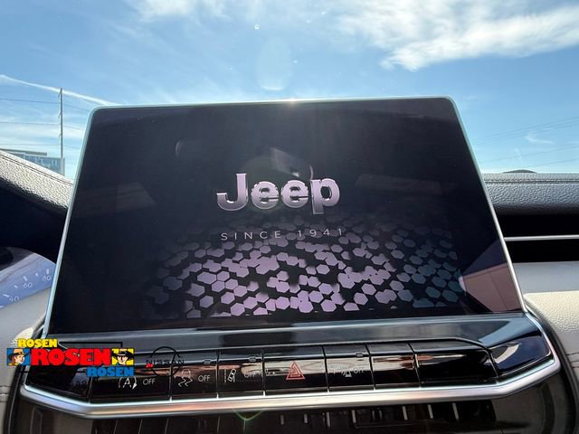 Used 2025 Jeep Compass Limited AWD/4WD image 16