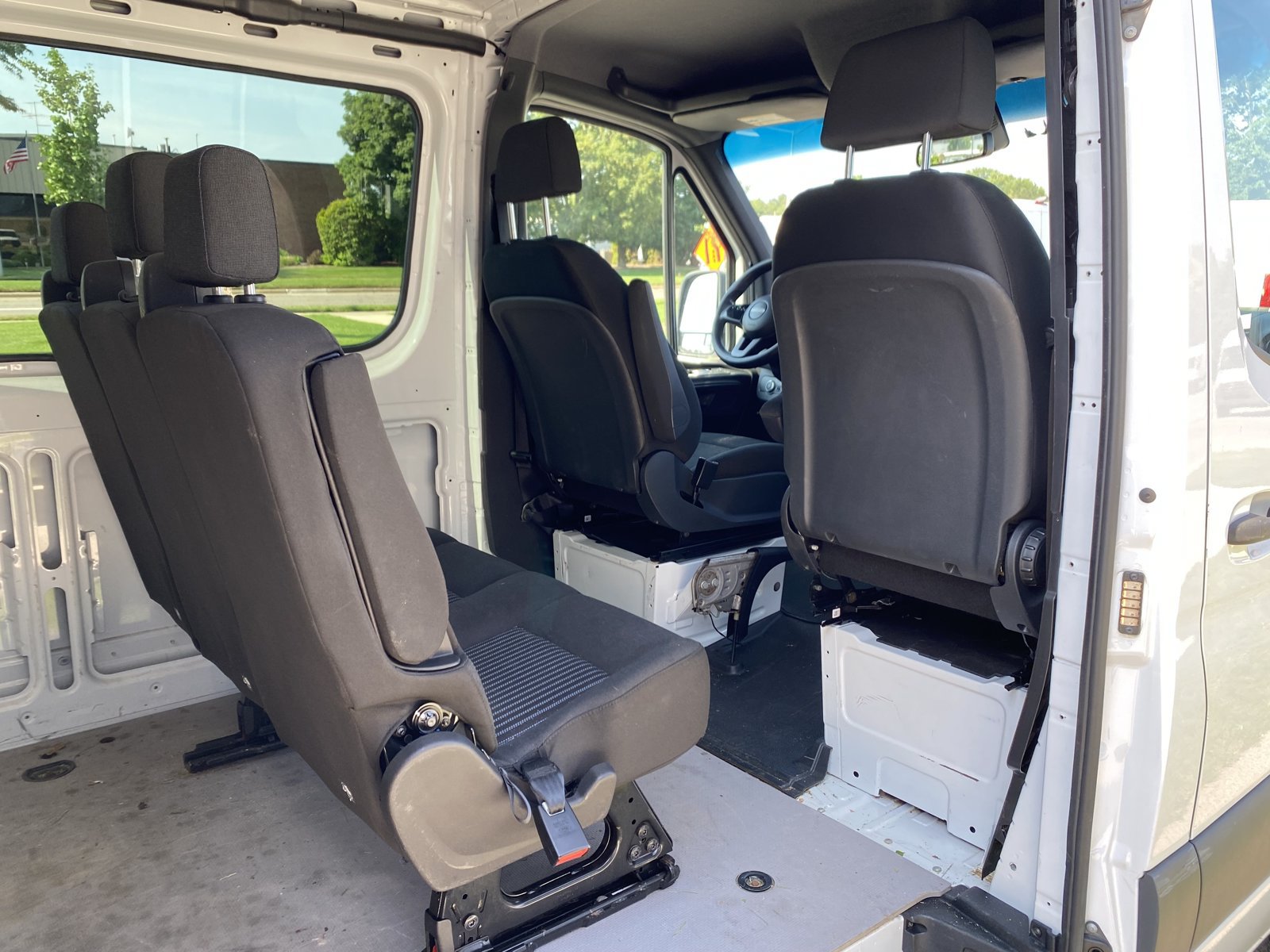 Used 2019 Freightliner Sprinter 2500 RWD image 8