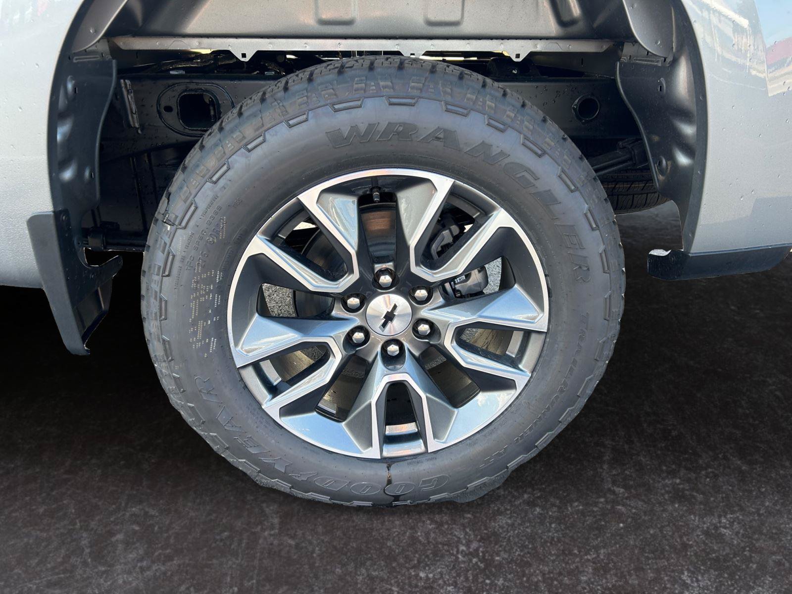 Used 2023 Chevrolet Silverado 1500 RST AWD/4WD image 23