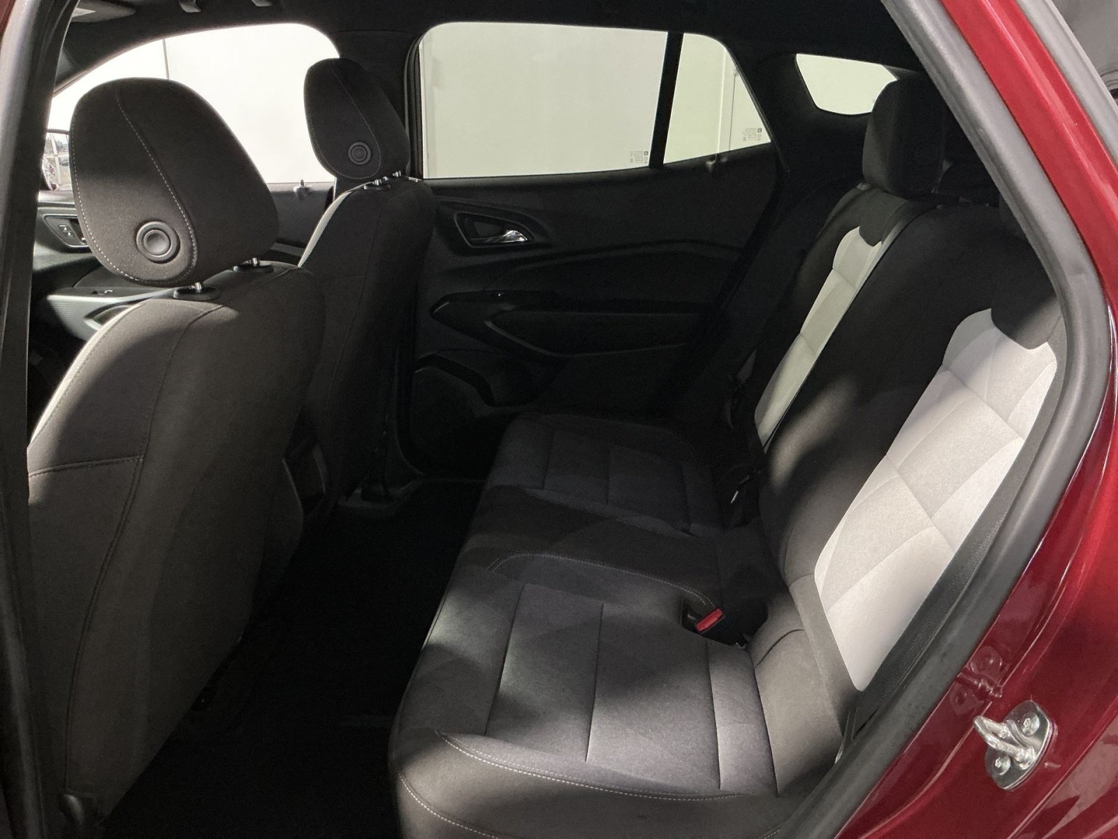 Used 2024 Chevrolet Trax RS FWD image 24