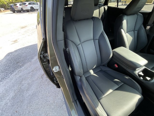 Used 2025 Subaru Outback Wilderness AWD/4WD image 27