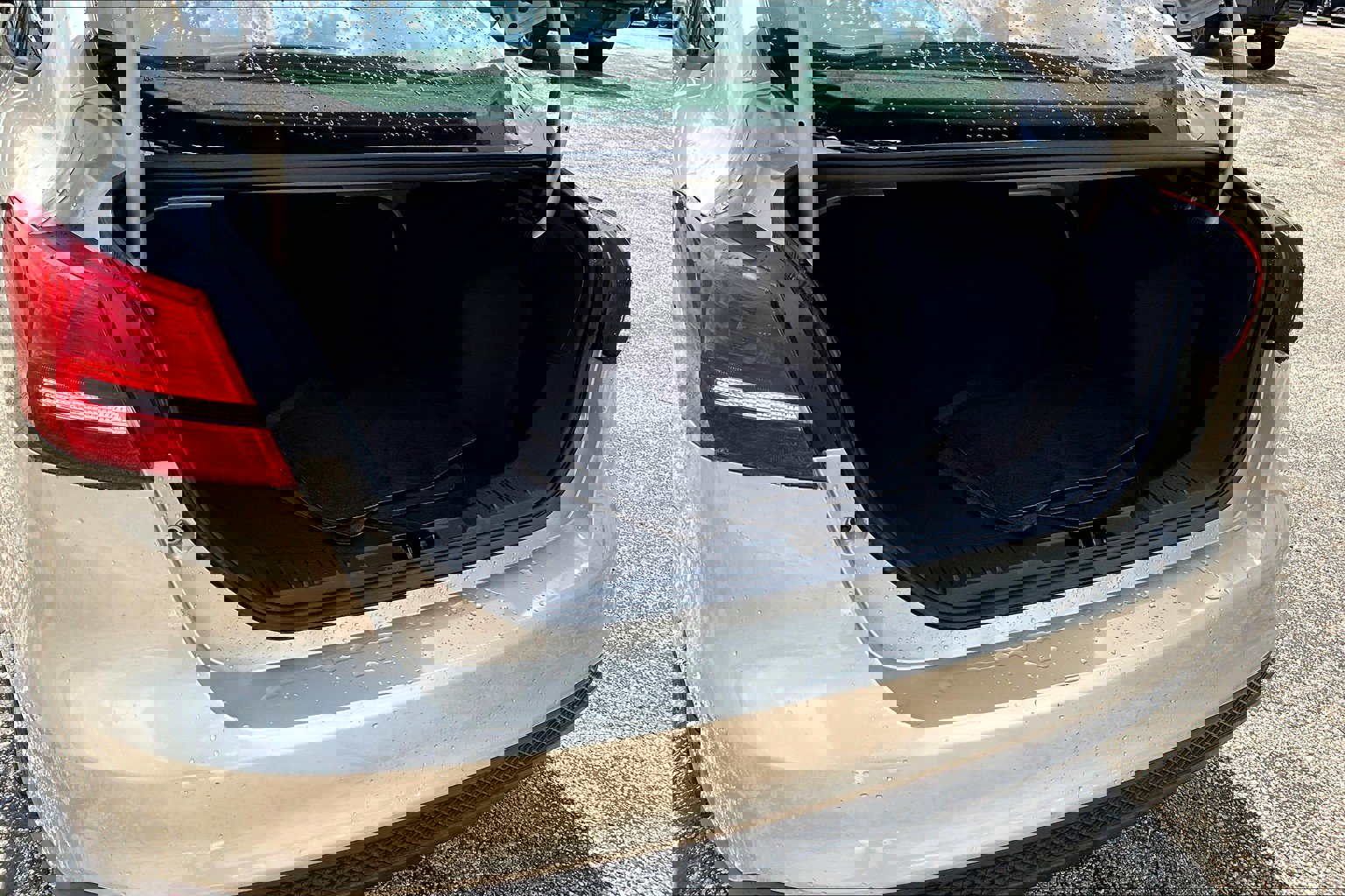 Used 2018 Ford Focus SE image 19