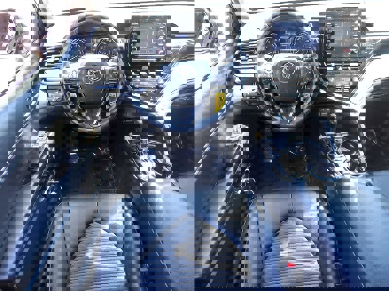 Used 2021 Toyota Camry SE image 14