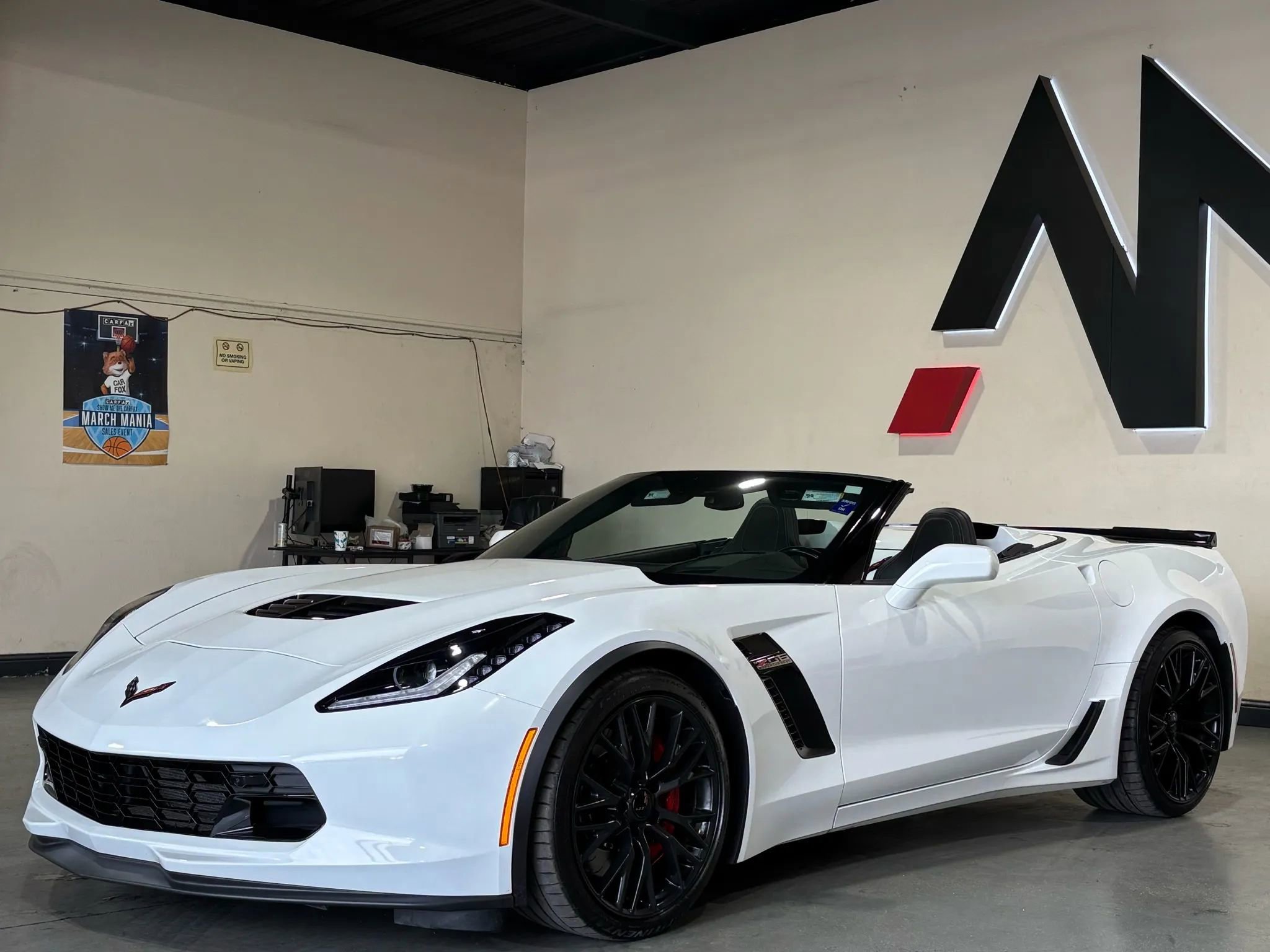 Used 2016 Chevrolet Corvette Z06 w/ 2LZ Preferred Equipment Group image 5
