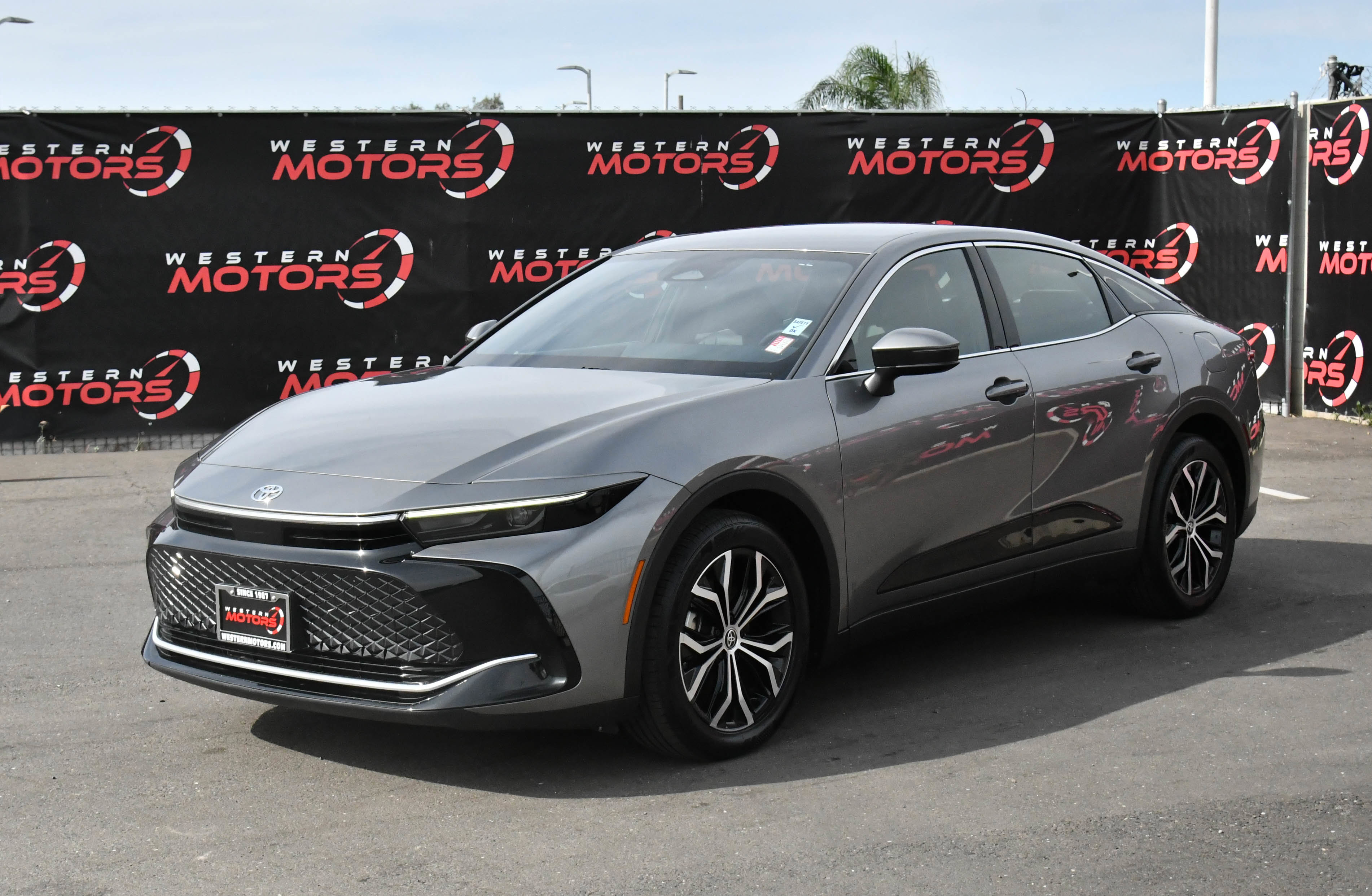 Used 2025 Toyota Crown image 3