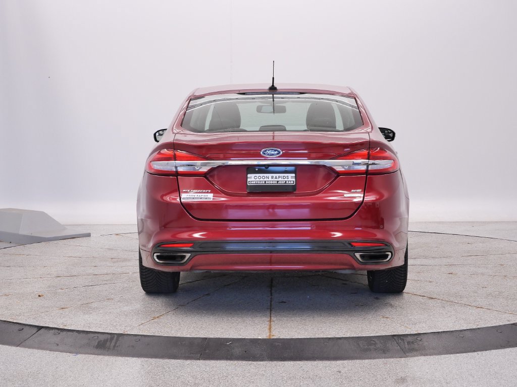 Used 2017 Ford Fusion SE w/ Fusion SE Technology Package FWD image 4