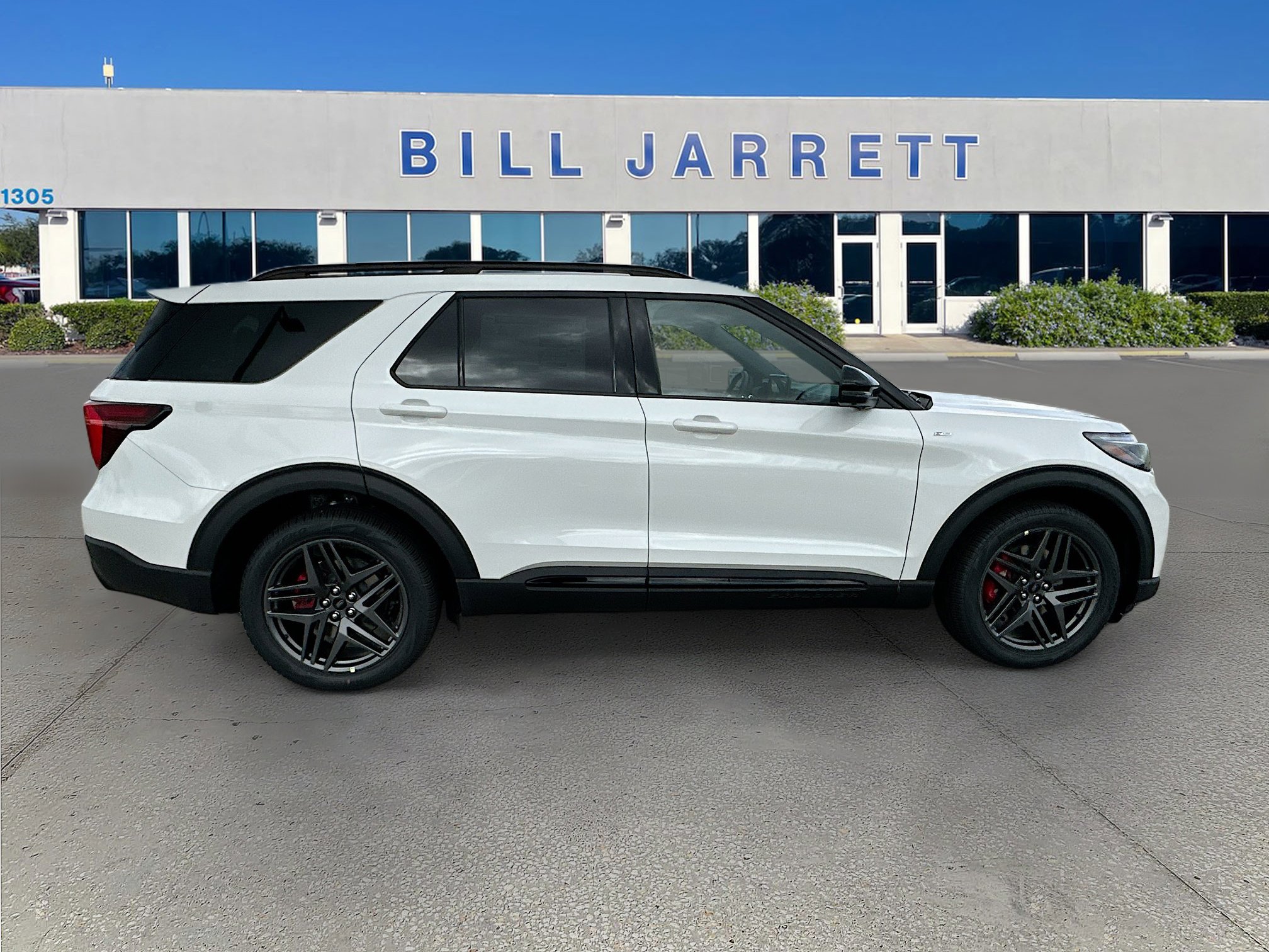 New 2026 Ford Explorer ST-Line image 3