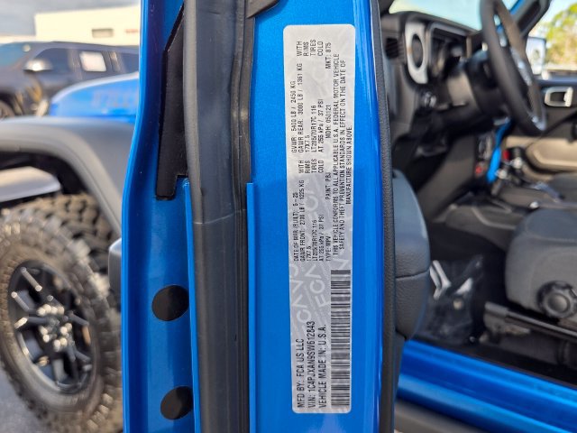 Certified 2025 Jeep Wrangler Sport AWD/4WD image 19