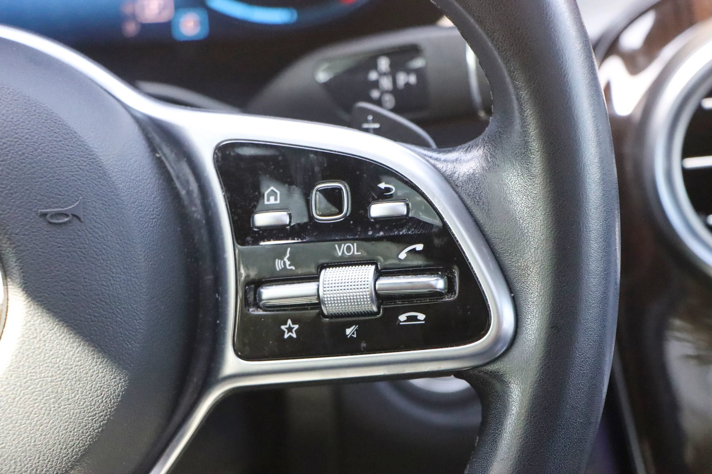 Used 2020 Mercedes-Benz GLC 300 image 30