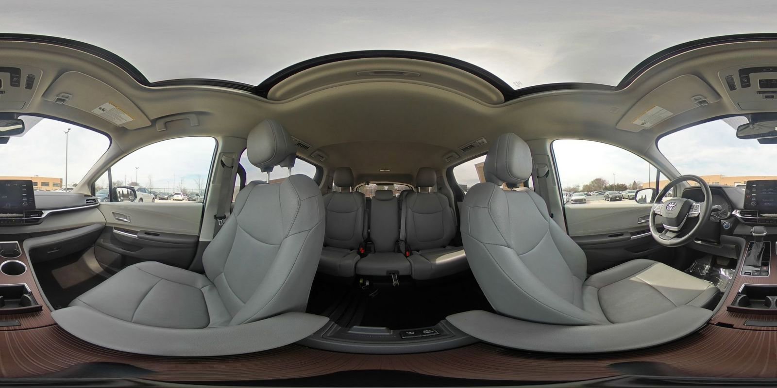 Used 2024 Toyota Sienna XLE image 45