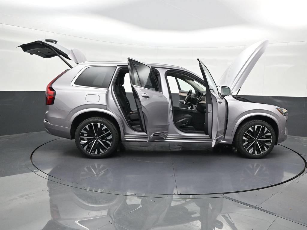 New 2026 Volvo XC90 B5 Plus AWD/4WD image 31