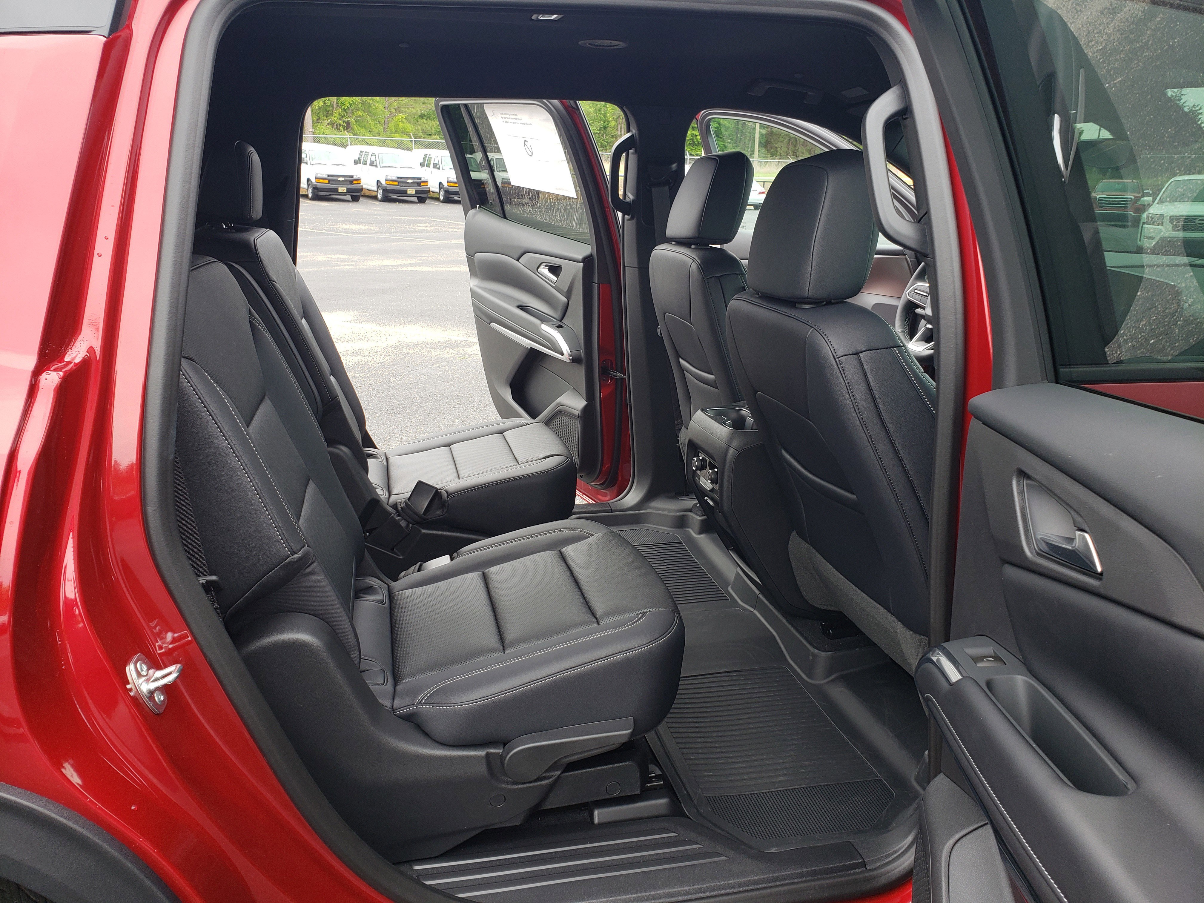 New 2026 Chevrolet Traverse LT image 32