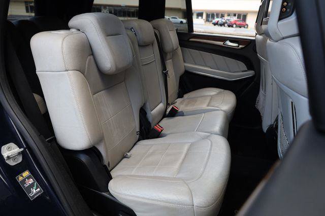 Used 2015 Mercedes-Benz GL 550 4MATIC image 28