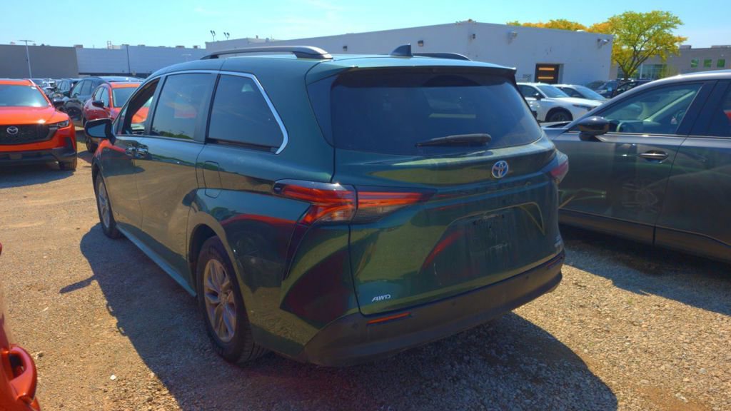 Used 2021 Toyota Sienna XLE w/ XLE Plus Package AWD/4WD image 7
