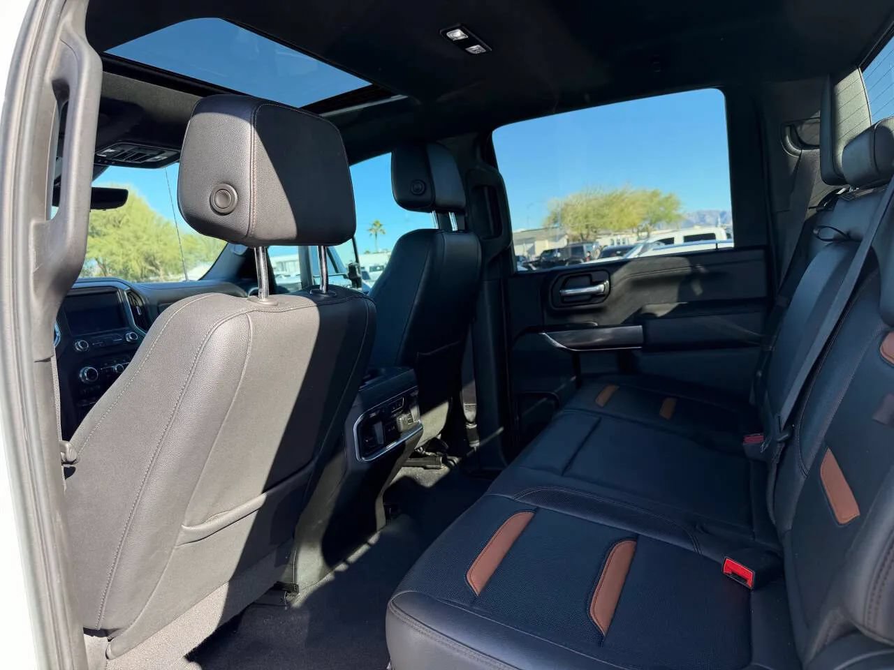 Used 2021 GMC Sierra 2500 AT4 w/ AT4 Premium Plus Package AWD/4WD image 29