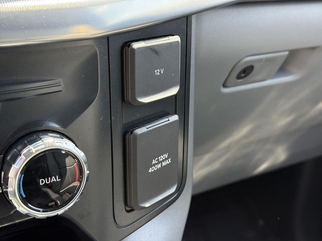 Used 2025 Ford F150 Lariat AWD/4WD image 38