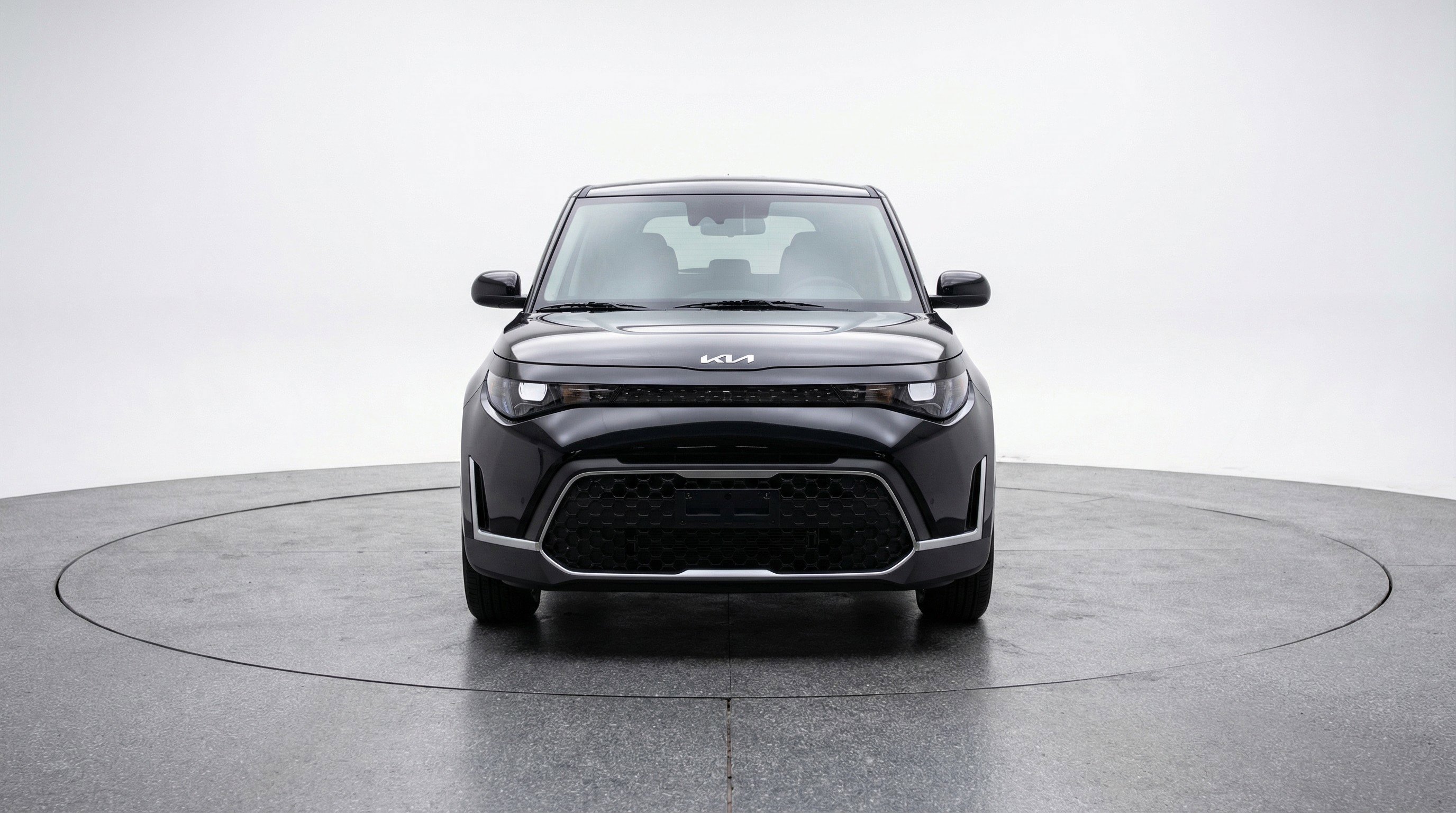 Used 2025 Kia Soul LX w/ LX Technology Package image 2