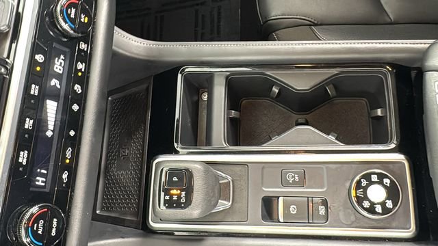 Certified 2025 Nissan Pathfinder SL image 30