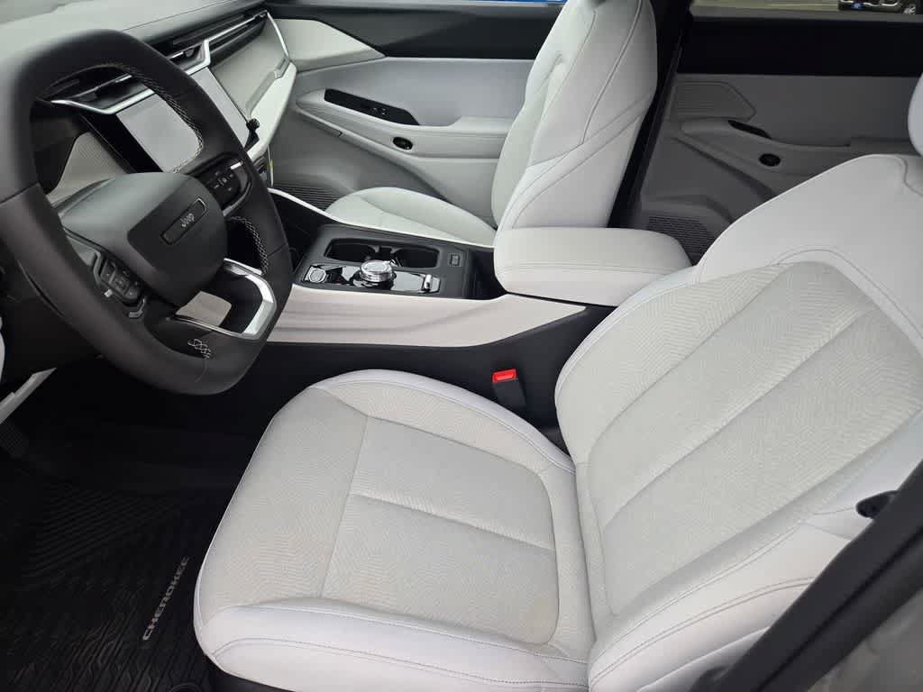 New 2026 Jeep Cherokee Laredo AWD/4WD image 17