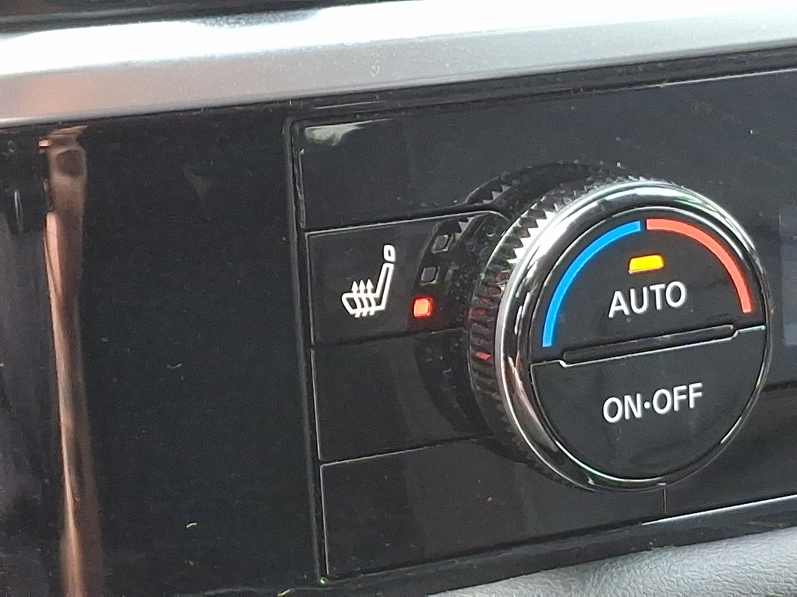 Used 2025 Nissan Pathfinder SL AWD/4WD image 27