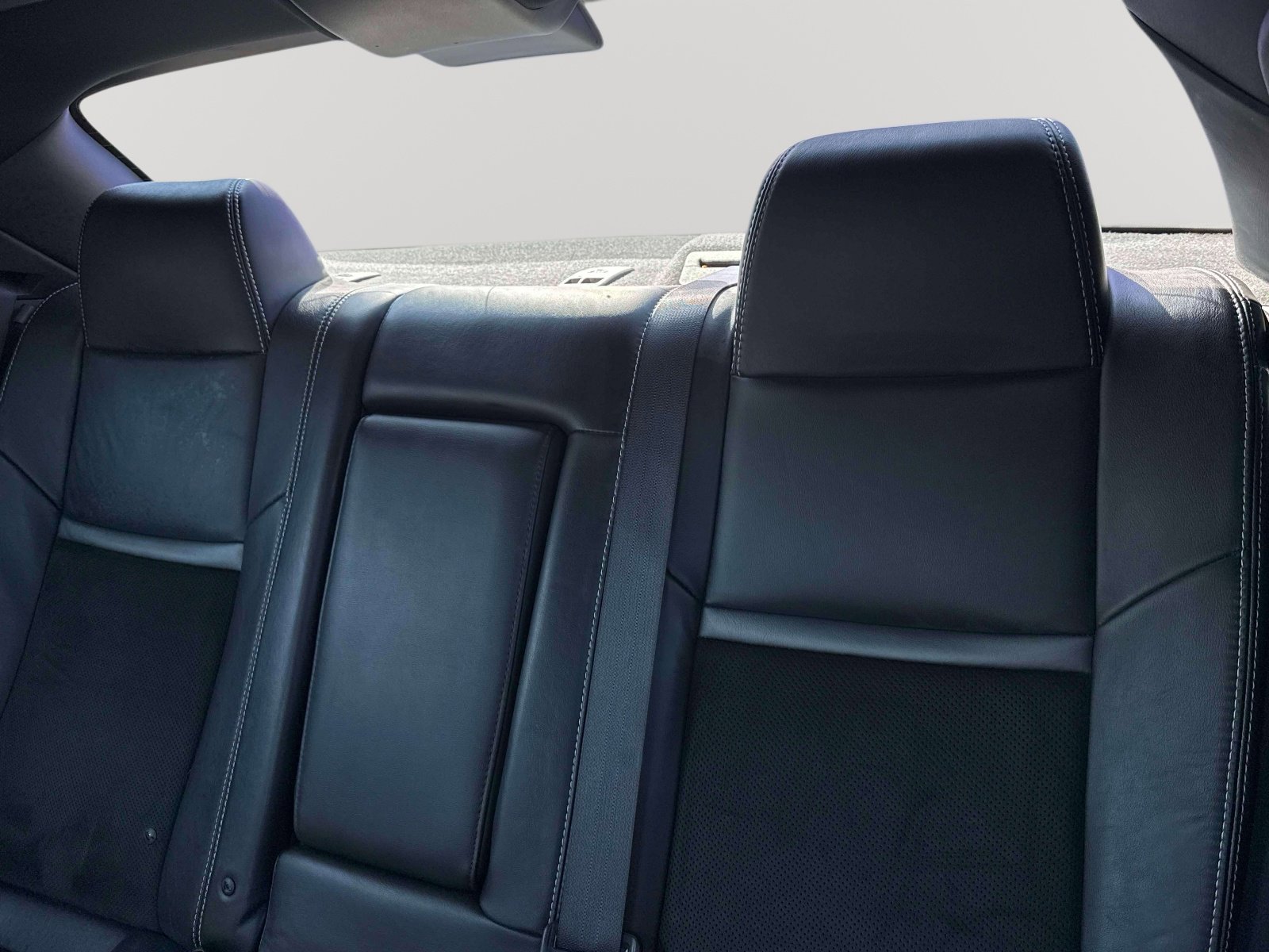 Used 2014 Dodge Challenger R/T RWD image 27