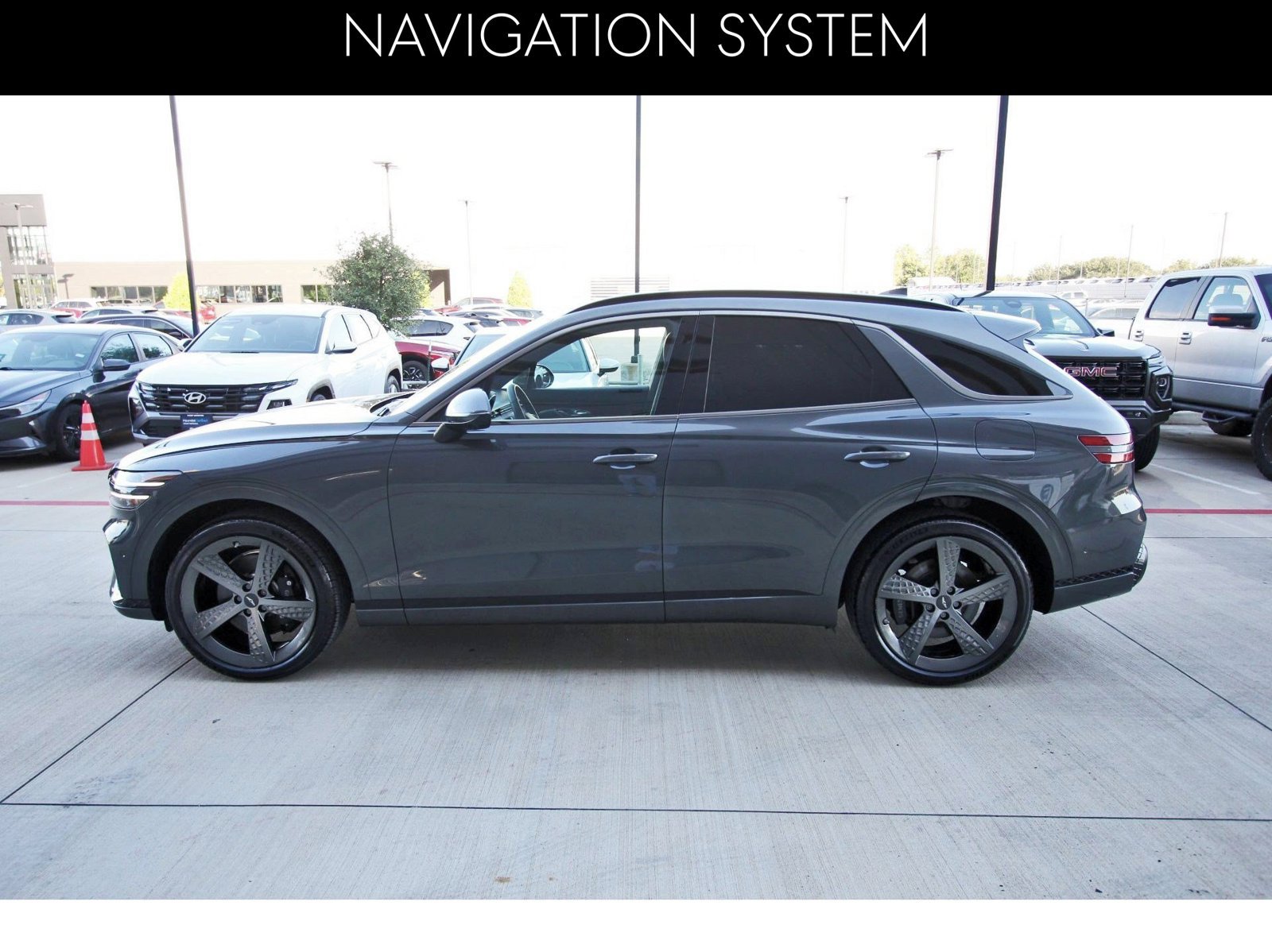 Used 2023 Genesis GV70 2.5T w/ Sport Prestige Package AWD/4WD image 5
