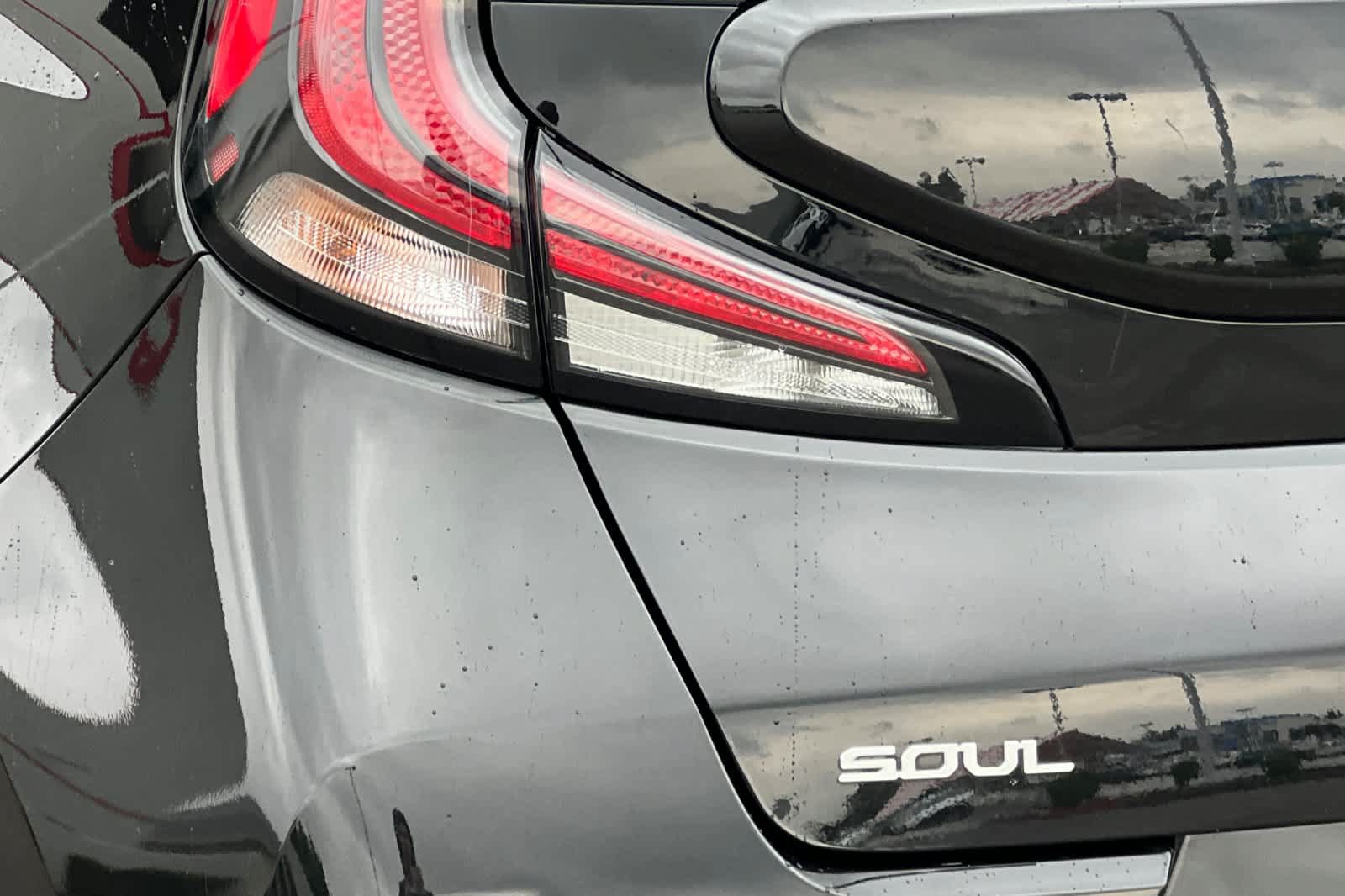 Used 2025 Kia Soul LX w/ LX Technology Package FWD image 30