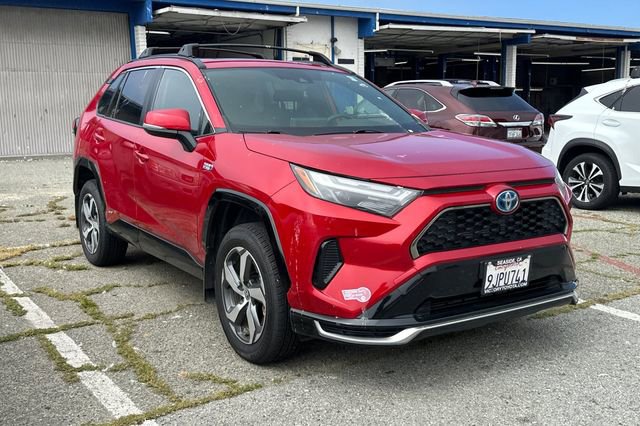 Used 2024 Toyota RAV4 SE w/ Weather & Moonroof Package AWD/4WD image 2