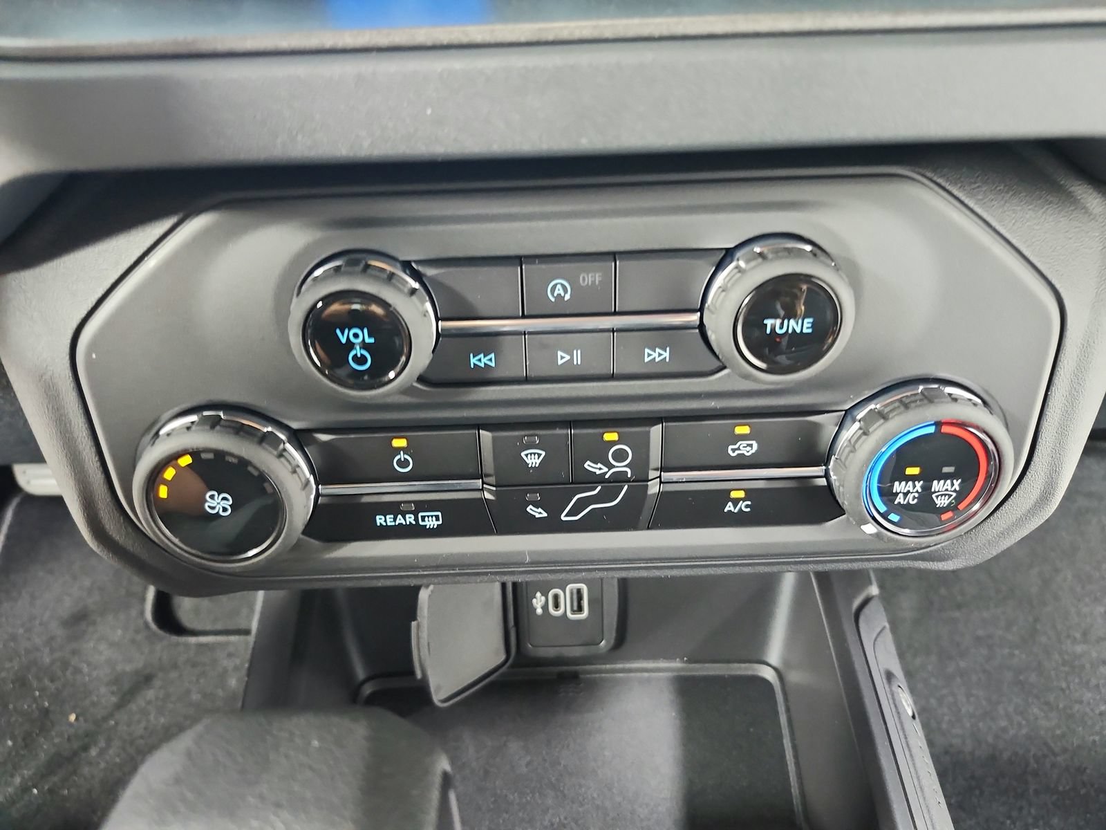 New 2026 Ford Bronco 2-Door AWD/4WD image 30