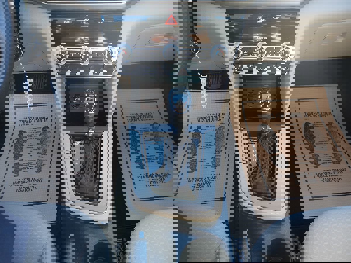 Used 2020 Hyundai Elantra SE w/ Convenience Package (C2) image 12