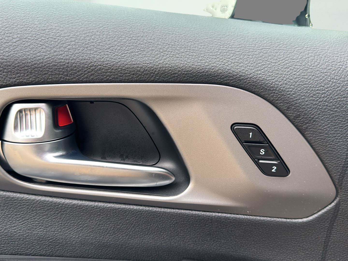 New 2027 Chrysler Pacifica Select FWD image 15
