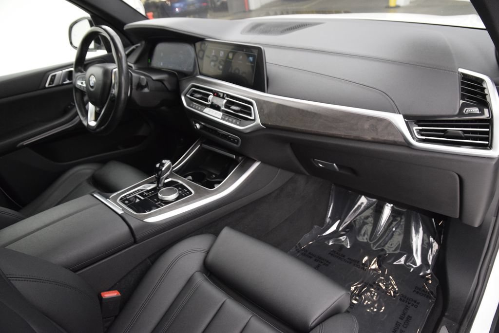 Used 2022 BMW X5 xDrive40i w/ Parking Assistance Package AWD/4WD image 15